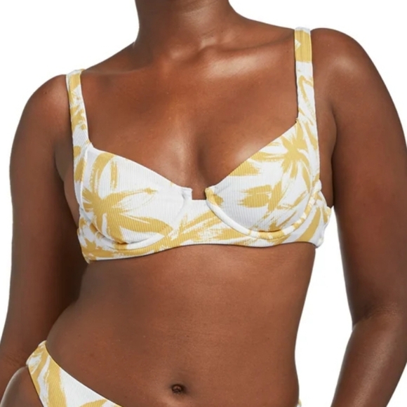 New!Vitamin A Demi Underwire Bikini Top - Picture 4 of 12
